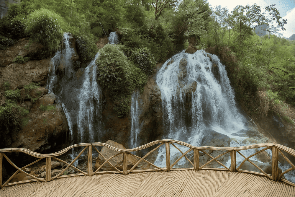 Tien Sa Waterfall, also known as Cat Cat Waterfall, is a must-visit attraction when exploring Cat Cat Village